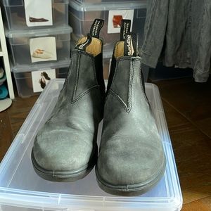 Kids/Womens Blundstones. Rustic black. Size 3. Ladies size 6